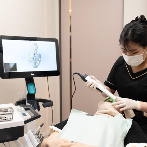 光学式口腔内スキャナー